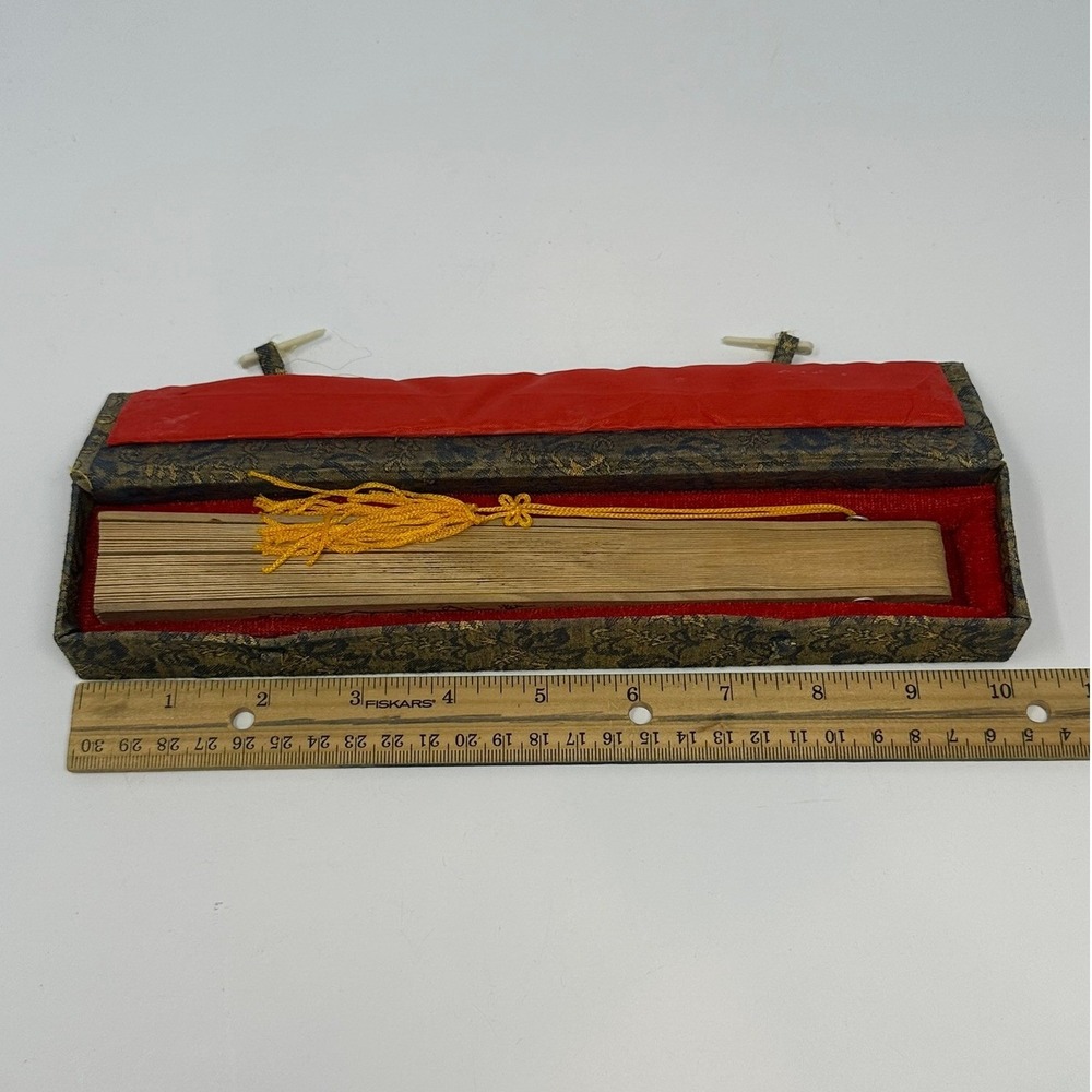 Vintage Chinese Sandalwood Folding Fan Carved Pheasant Design with‎ Brocade Box - Picture 12 of 14